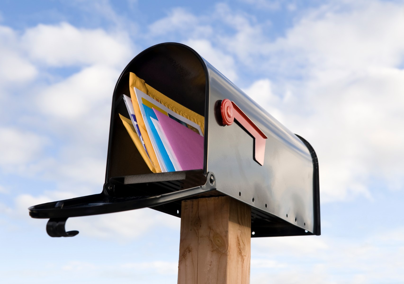 These 7 Direct Mail Companies Make Offline Marketing a Breeze in 2024